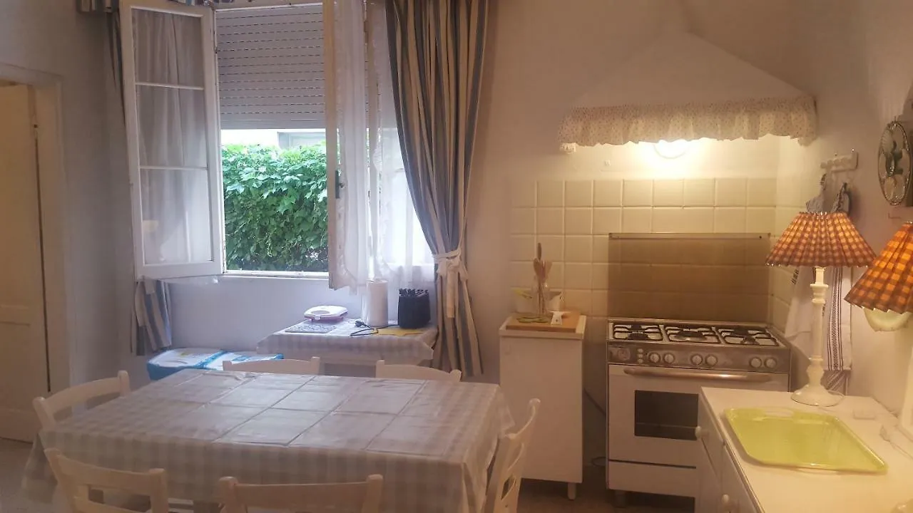 Villa Picchetti Fronte Mare Lido di Jesolo Italien